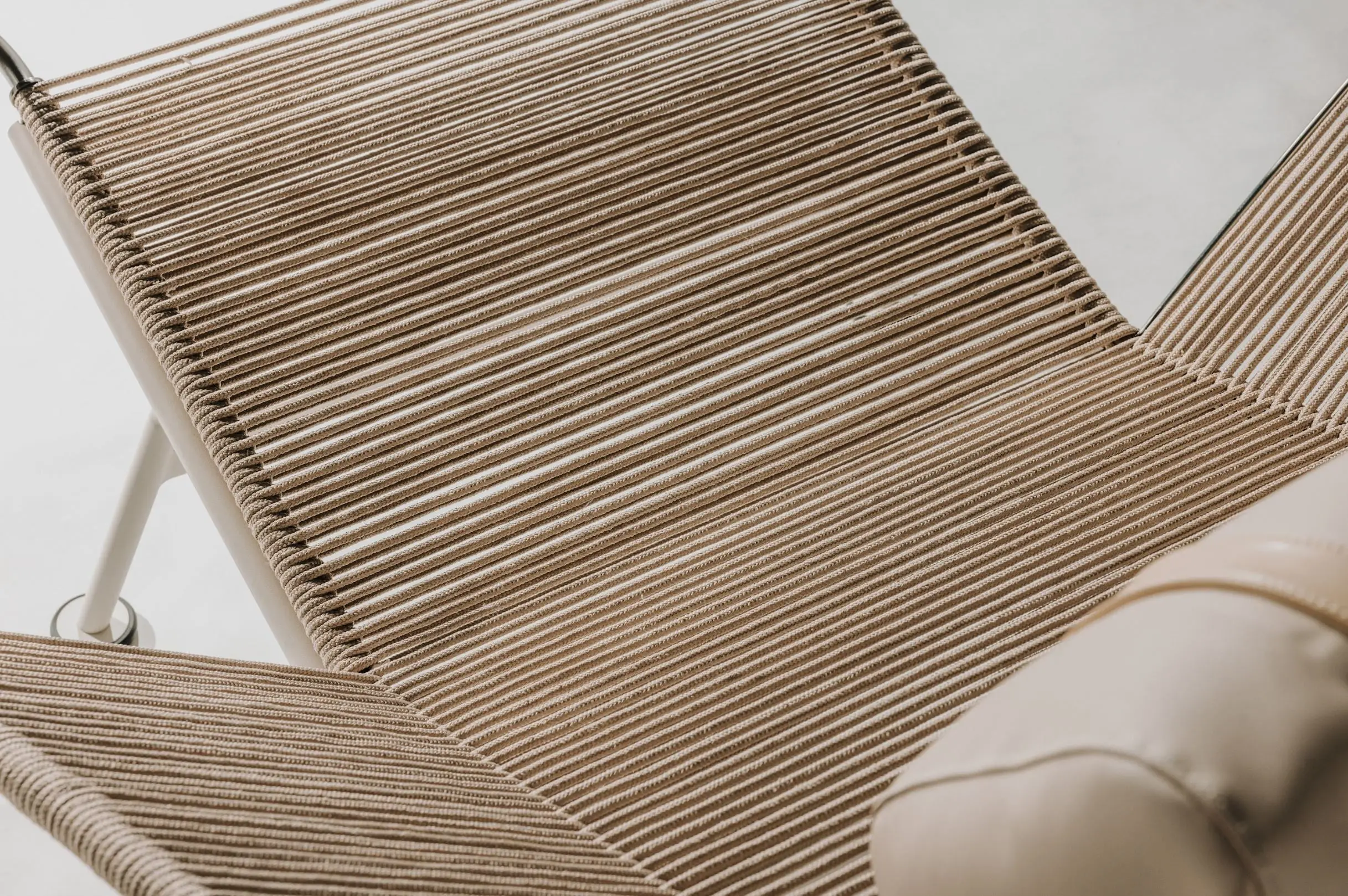Elant Lounge Chair - Image 4